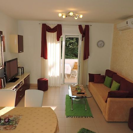 Apartman Legin Fazana Ngoại thất bức ảnh