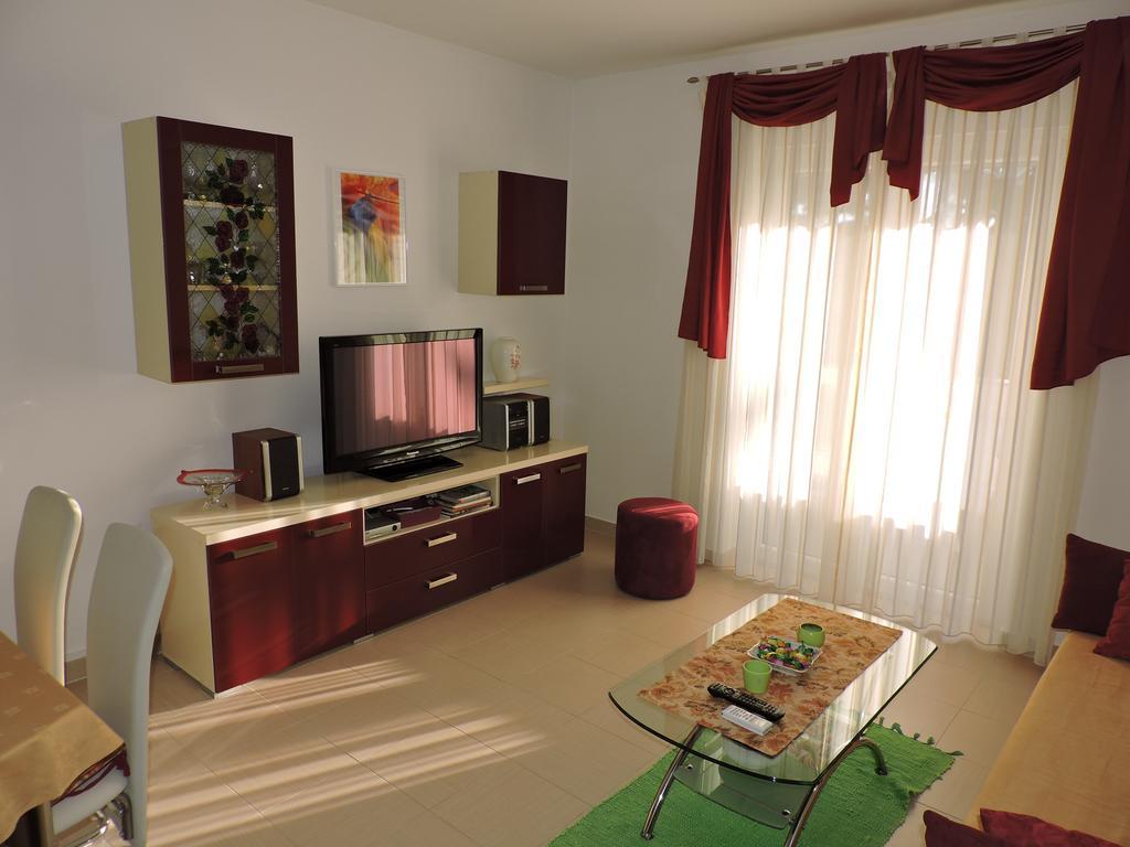 Apartman Legin Fazana Ngoại thất bức ảnh